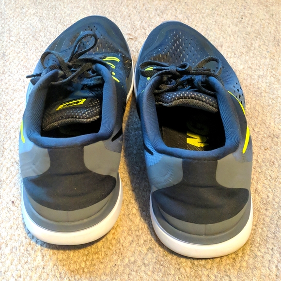 Nike men's  Flex 2017 RuN Cool Grey Volt yellow 898457-007 size 12 - Picture 6 of 8